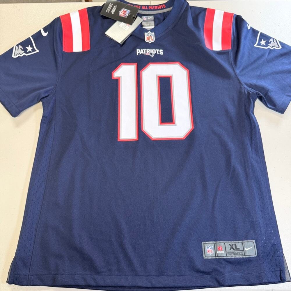 Mac Jones New England Patriots Nike Youth Jersey XL NWT
